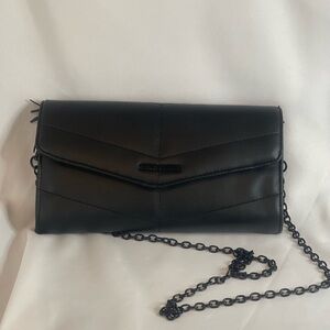 Steve Madden crossbody. Black chain, quilted. Used good condition